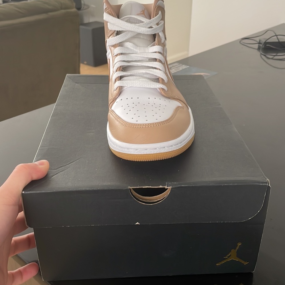 Air jordan 1 Tan-Gums - Picture 2 of 3
